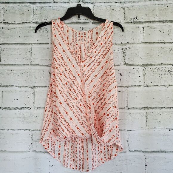 Lush geometric sleeveless faux wrap front shirt - Picture 1 of 6